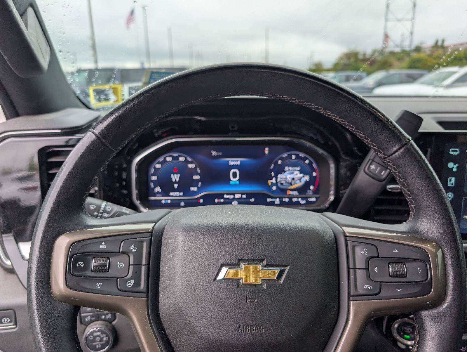 Used 2024 Chevrolet Silverado 2500 High Country w/ Technology Package AWD/4WD image 9