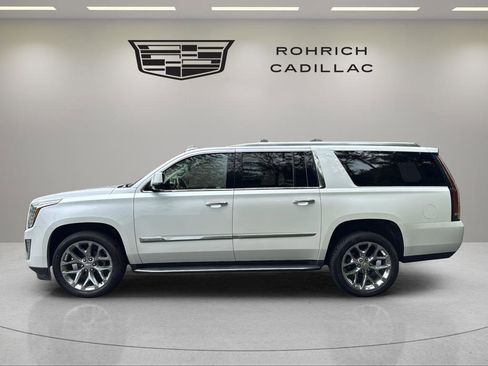 Used 2016 Cadillac Escalade ESV Platinum AWD/4WD image 9