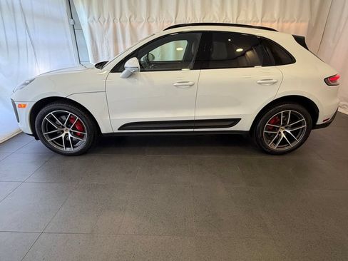 Certified 2023 Porsche Macan S AWD/4WD image 2