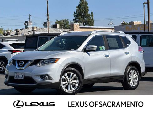 Used 2016 Nissan Rogue SV FWD image 1