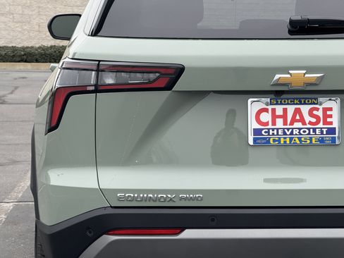 New 2026 Chevrolet Equinox LT image 7