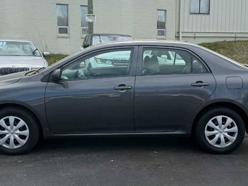 Used 2010 Toyota Corolla LE image 3
