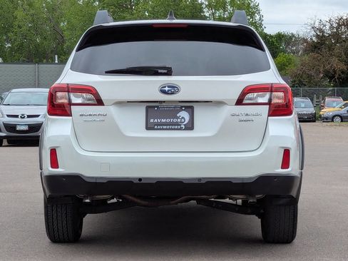 Used 2018 Subaru Outback 3.6R Limited AWD/4WD image 10