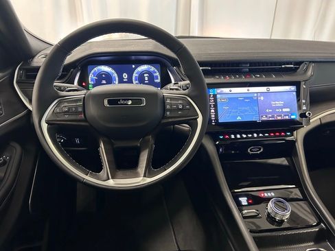 New 2026 Jeep Grand Cherokee L Limited AWD/4WD image 3