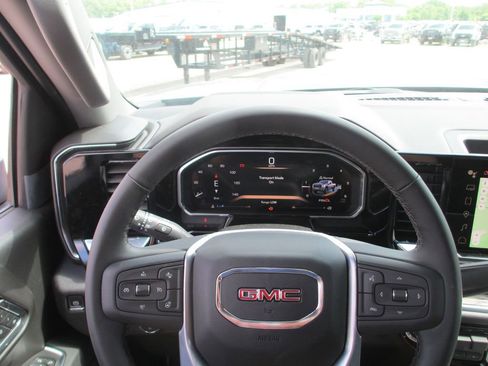 New 2026 GMC Sierra 2500 SLT AWD/4WD image 19
