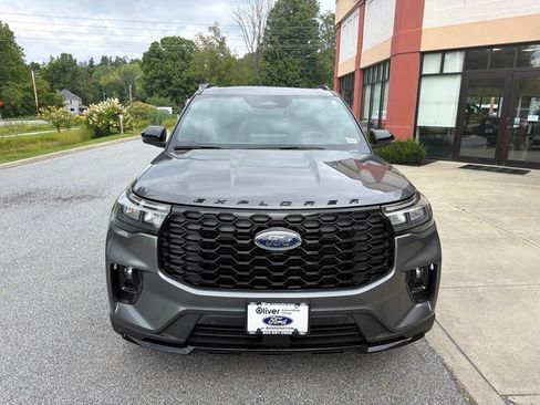 New 2026 Ford Explorer ST-Line w/ ST-Line Street Pack AWD/4WD image 2