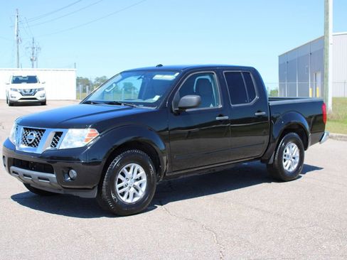 Used 2016 Nissan Frontier SV RWD image 2