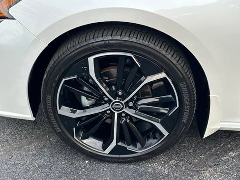 Certified 2023 Nissan Altima 2.5 SR FWD image 9