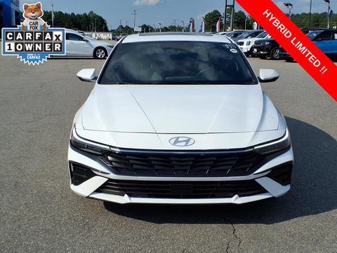 Used 2025 Hyundai Elantra Limited FWD image 8