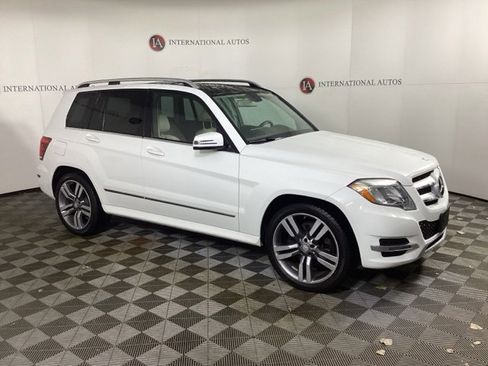 Used 2015 Mercedes-Benz GLK 350 4MATIC image 3