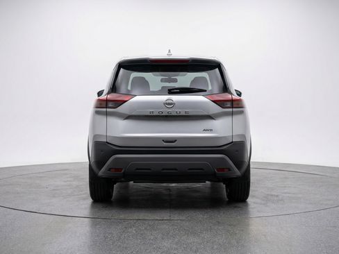 Used 2025 Nissan Rogue SV AWD/4WD image 7