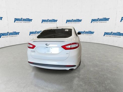 Used 2016 Ford Fusion SE FWD image 10
