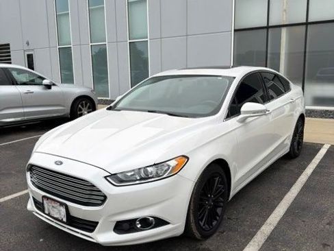 Used 2014 Ford Fusion SE w/ Equipment Group 202A FWD image 3