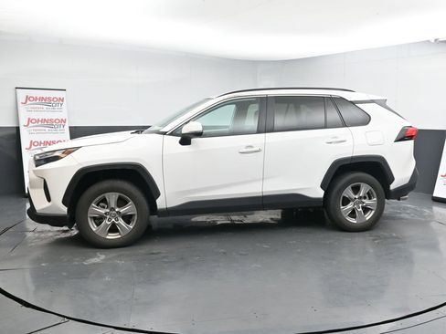 Used 2022 Toyota RAV4 XLE image 5