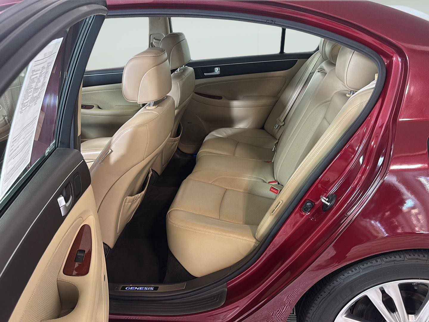 Used 2012 Hyundai Genesis 4.6 RWD image 15