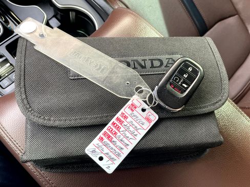 Used 2025 Honda Pilot Elite image 20