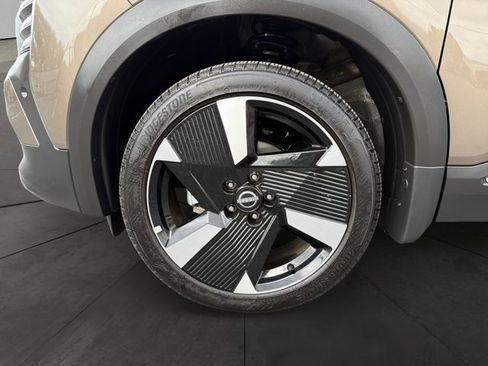 Used 2025 Nissan Kicks SR image 9