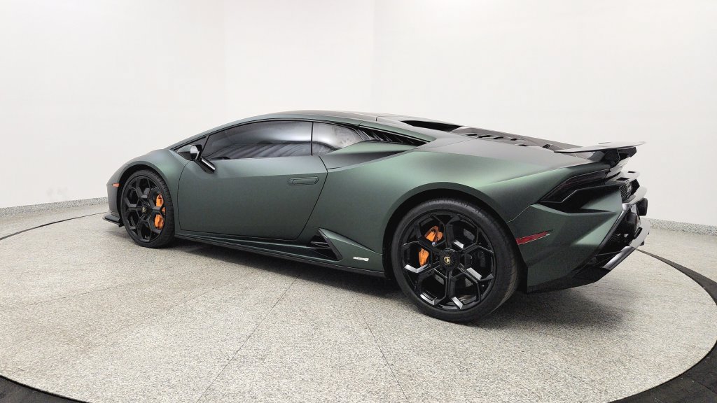 Used 2023 Lamborghini Huracan Tecnica RWD image 10
