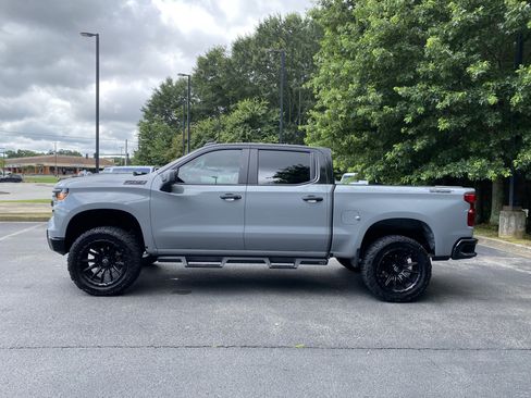 Used 2025 Chevrolet Silverado 1500 Custom Trail Boss w/ Dark Appearance Package AWD/4WD image 6