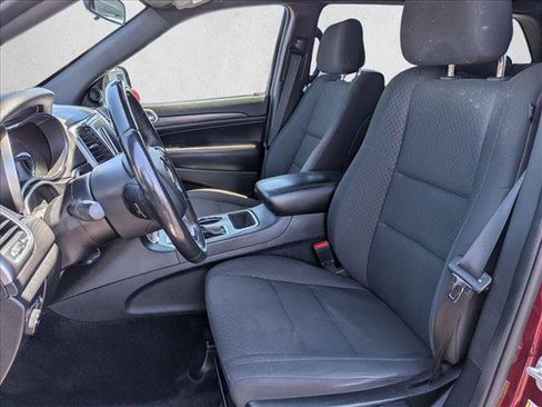 Used 2018 Jeep Grand Cherokee Laredo RWD image 15