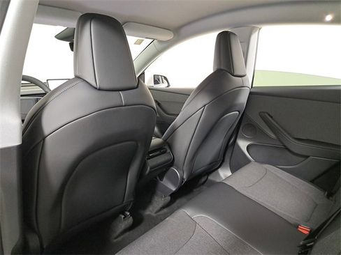 Used 2026 Tesla Model Y 2WD image 10
