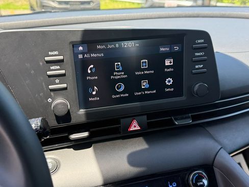 Used 2025 Hyundai Elantra Sport FWD image 25