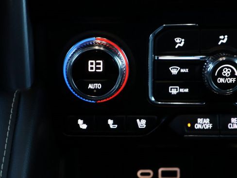 Used 2021 GMC Yukon SLT image 34