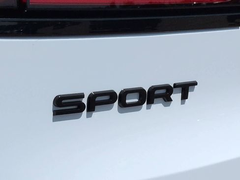 Used 2026 Land Rover Range Rover Sport SE AWD/4WD image 12