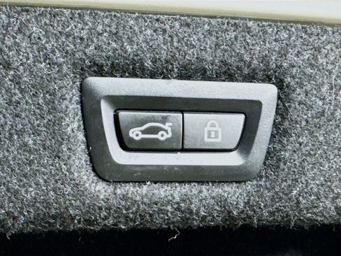 Used 2022 BMW 530i w/ M Sport Package image 32