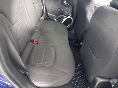 Used 2019 Jeep Renegade Latitude w/ Cold Weather Group image 24