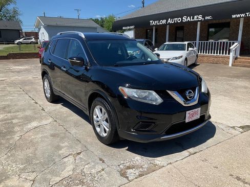 Used 2015 Nissan Rogue SV w/ SV Premium Package FWD image 1