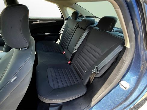 Used 2019 Ford Fusion SE image 18