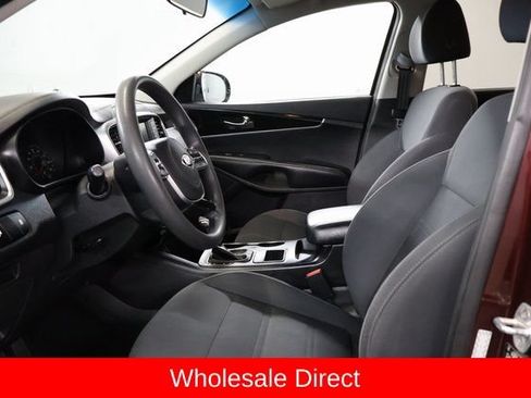 Used 2020 Kia Sorento LX AWD/4WD image 11
