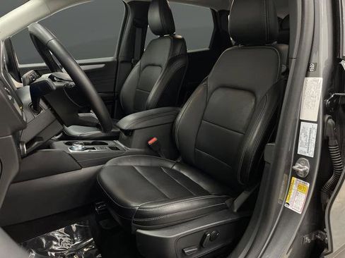 Used 2025 Ford Escape Platinum image 4