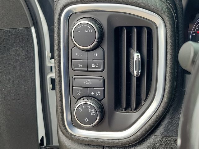 Used 2021 Chevrolet Silverado 1500 LT AWD/4WD image 19