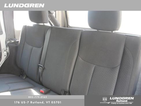 Used 2018 Jeep Wrangler Unlimited Sport AWD/4WD image 15