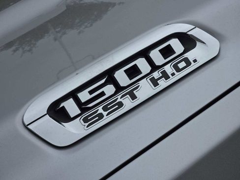 Used 2025 RAM 1500 Limited w/ Body Color Bumper Group AWD/4WD image 10