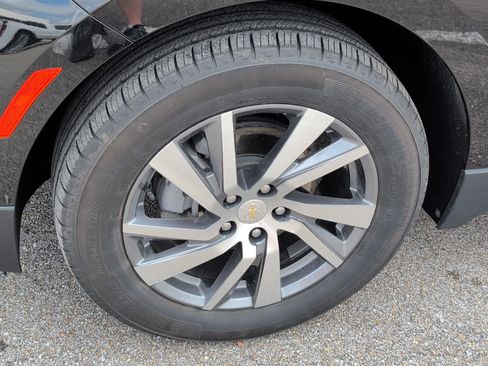 Used 2024 Chevrolet Equinox LT w/ LPO, Floor Liner Package FWD image 11
