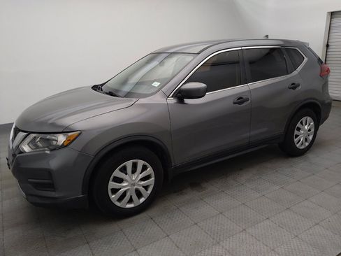 Used 2020 Nissan Rogue S FWD image 2