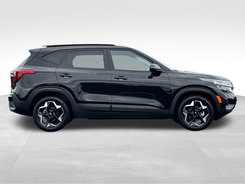 Used 2025 Kia Seltos S FWD image 8