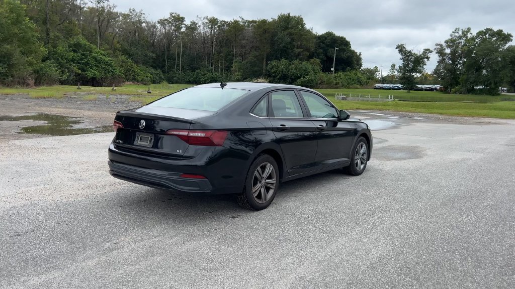 Used 2024 Volkswagen Jetta SE FWD image 8
