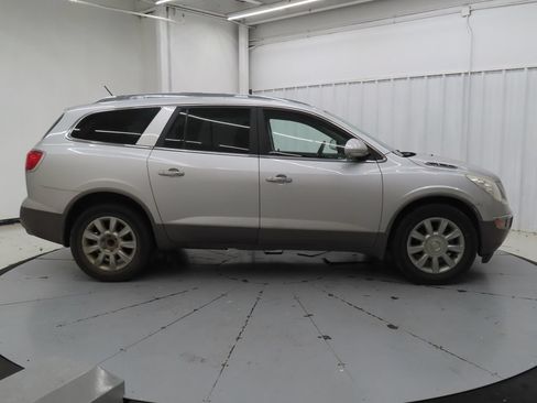 Used 2011 Buick Enclave CXL FWD image 2