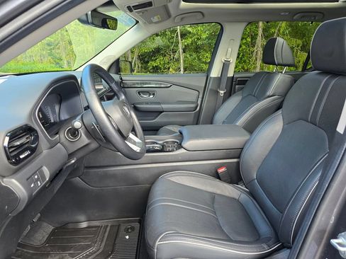 Certified 2025 Honda Pilot Elite image 12