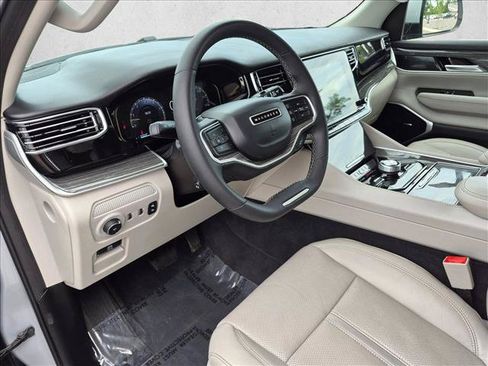Used 2022 Jeep Wagoneer Series II AWD/4WD image 10