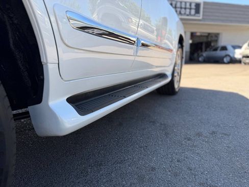 Used 2013 Lexus LX 570 4WD w/ Luxury Pkg image 33