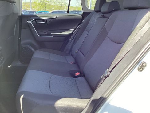 Used 2025 Toyota RAV4 XLE AWD/4WD image 15