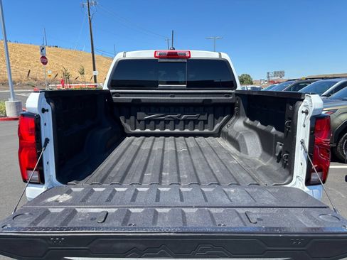 Used 2023 Chevrolet Colorado ZR2 w/ LPO, Tailgate Decal Package AWD/4WD image 19