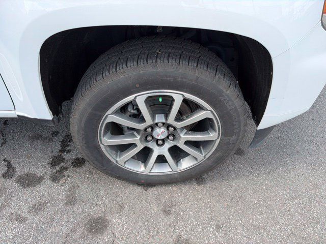 Used 2022 GMC Canyon Denali AWD/4WD image 9