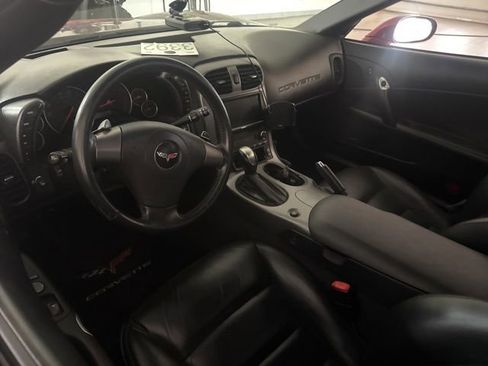 Used 2006 Chevrolet Corvette Convertible w/ Preferred Equipment Group RWD image 8