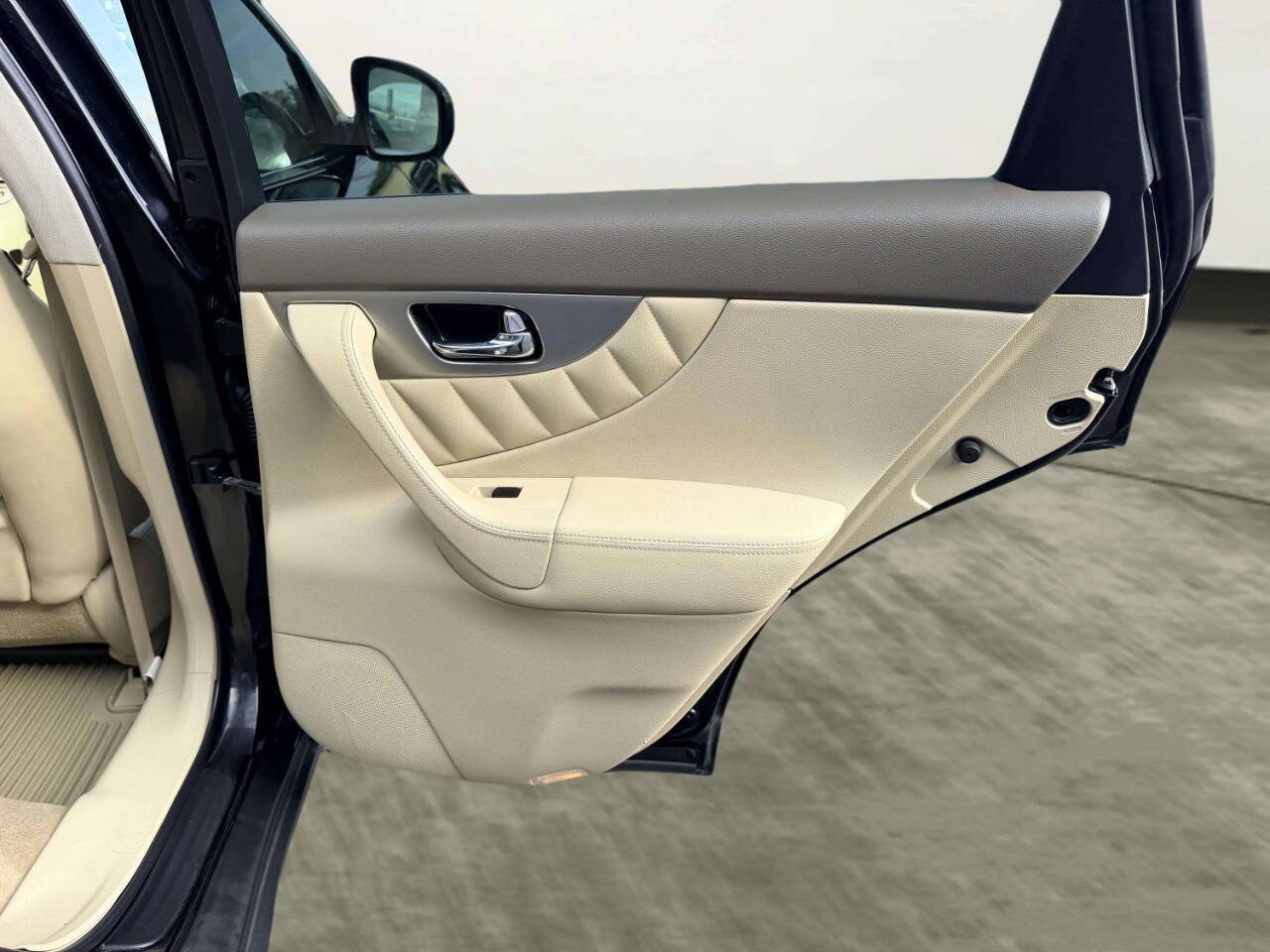 Used 2012 INFINITI FX35 2WD w/ Premium Pkg image 24